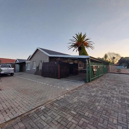 African Elephant'S Den Klerksdorp Exterior photo