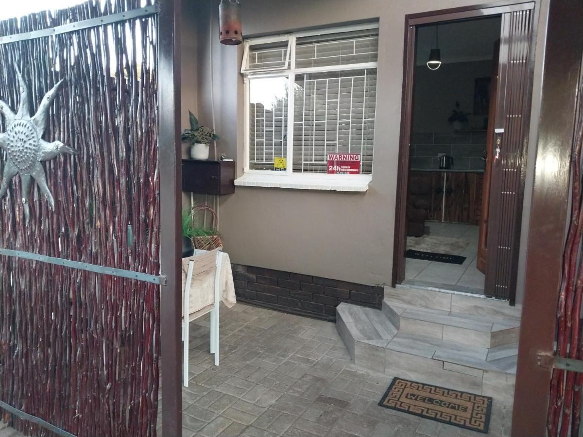 African Elephant'S Den Klerksdorp Exterior photo