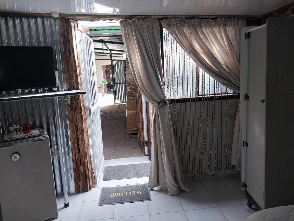 African Elephant'S Den Klerksdorp Exterior photo