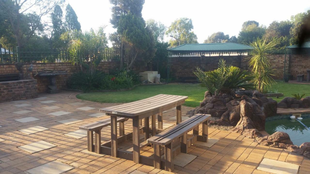 African Elephant'S Den Klerksdorp Exterior photo