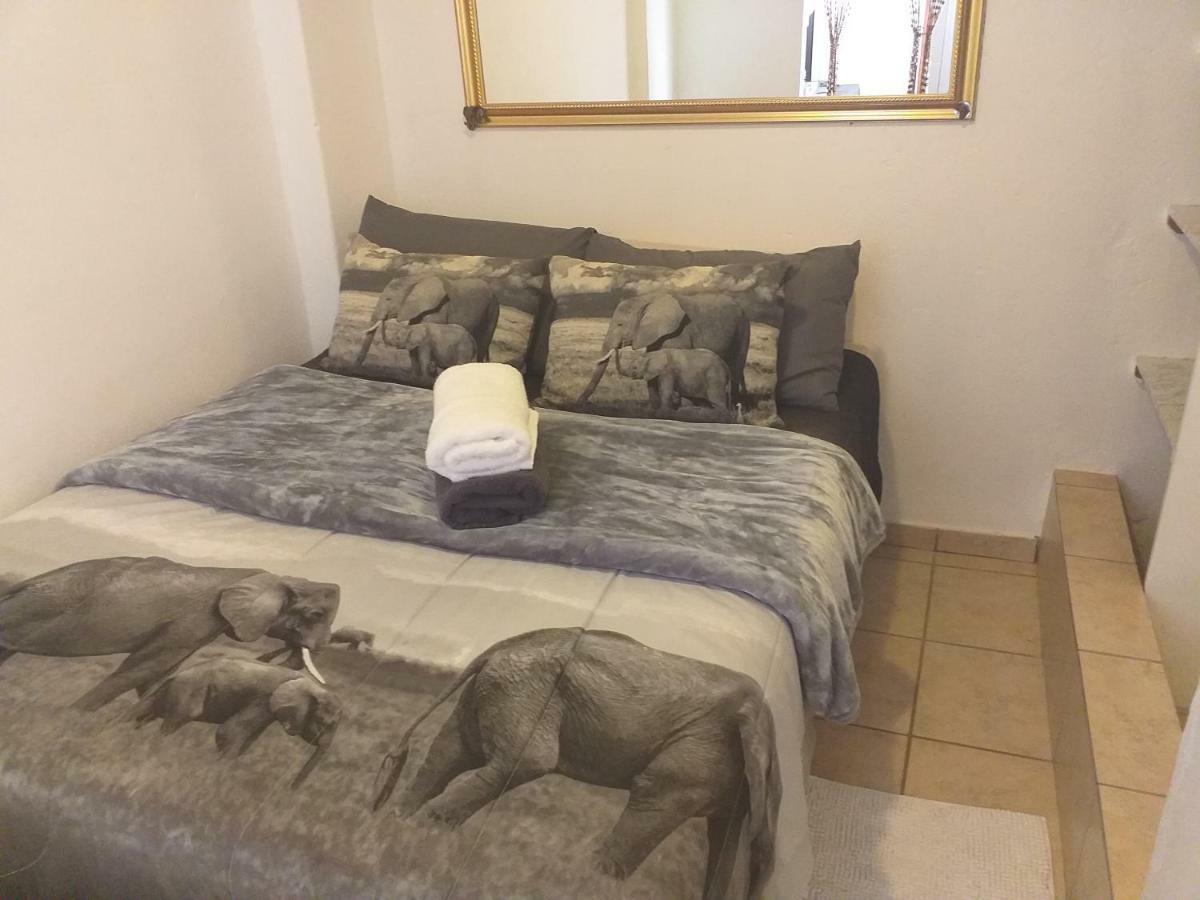 African Elephant'S Den Klerksdorp Exterior photo