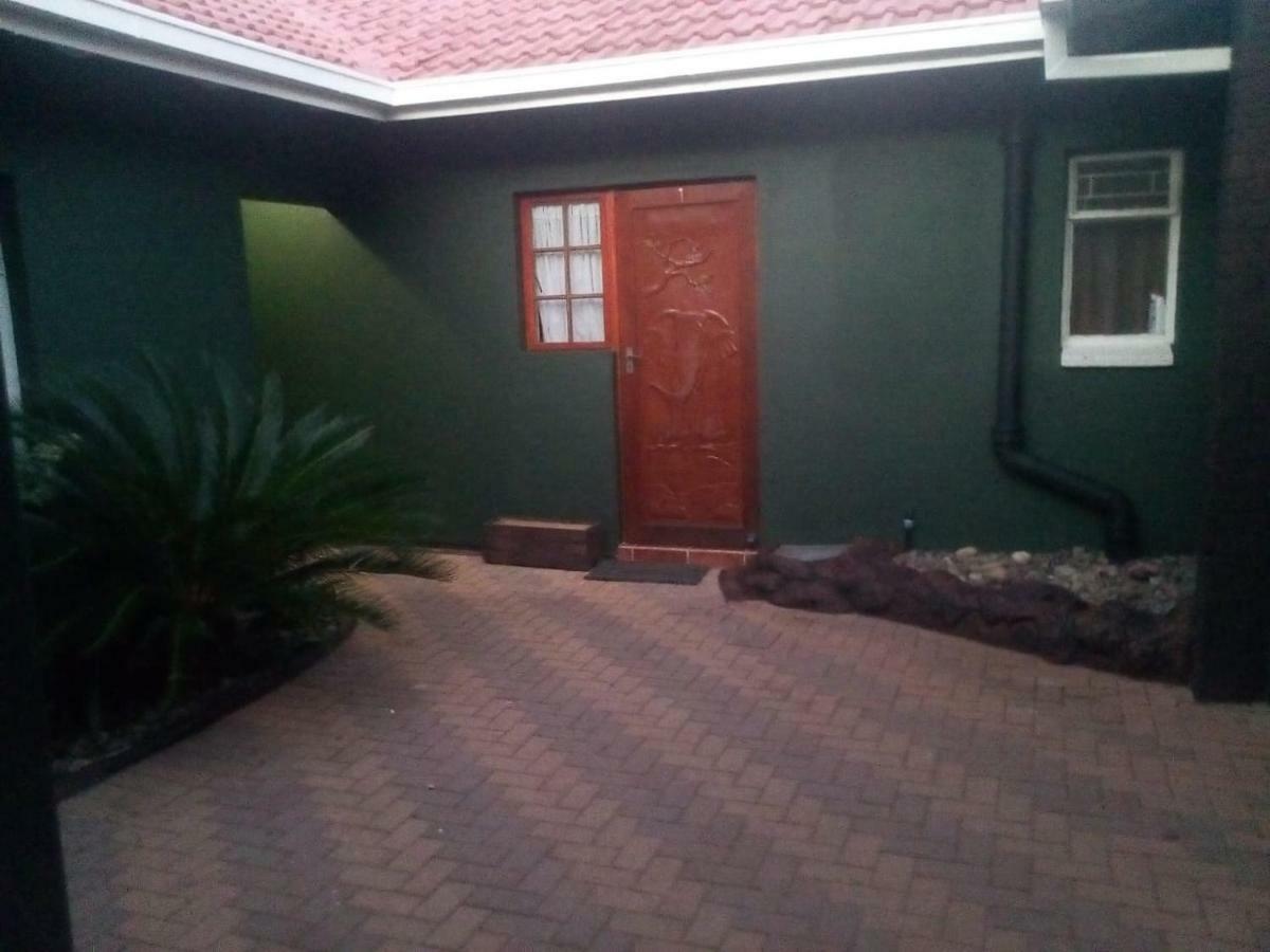 African Elephant'S Den Klerksdorp Exterior photo